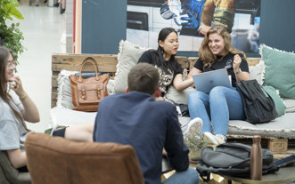 Cheers koffiecorner studenten CHE 2