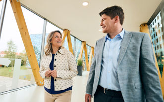 DT gesprek in loopbrug