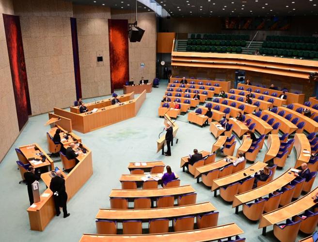 Wilders Vraagt Debat Aan